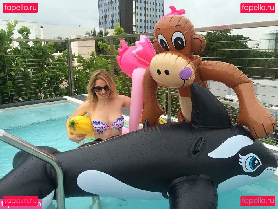 Sarah Cruddas Onlyfans Photo Gallery 