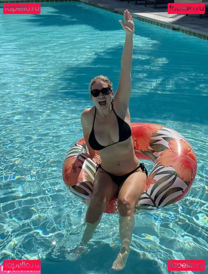 Sarah Cruddas Onlyfans Photo Gallery 