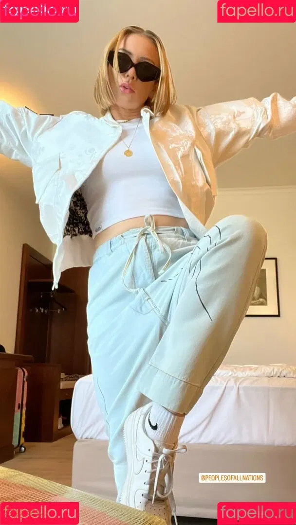 Julia Hardy Onlyfans Photo Gallery 