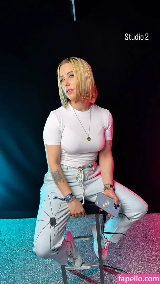 Julia Hardy Onlyfans Photo Gallery 