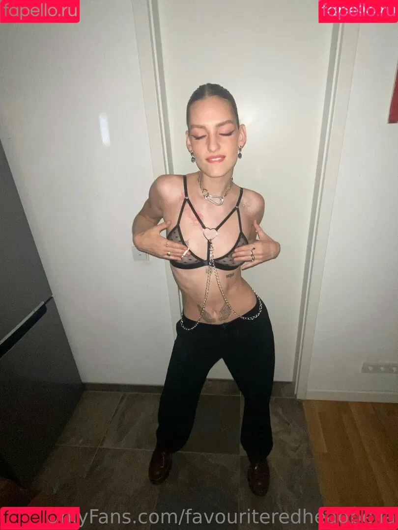 favouriteredheadbella Onlyfans Photo Gallery 