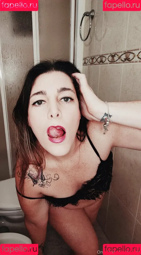 aniwan Onlyfans Photo Gallery 