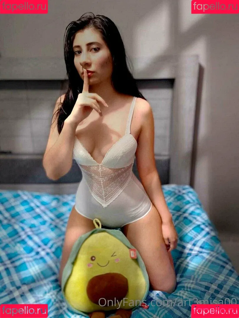 Art3misa00 Onlyfans Photo Gallery 