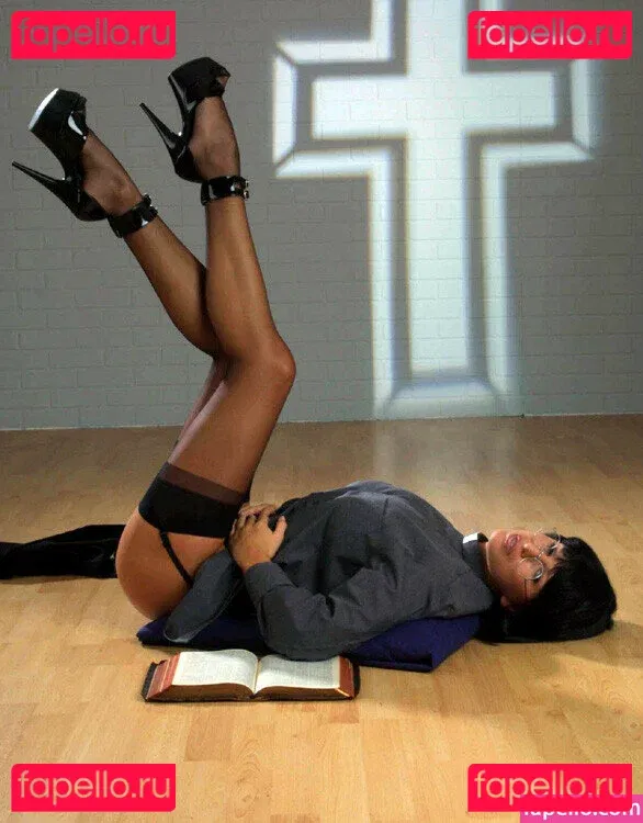 Adele Stephens Onlyfans Photo Gallery 