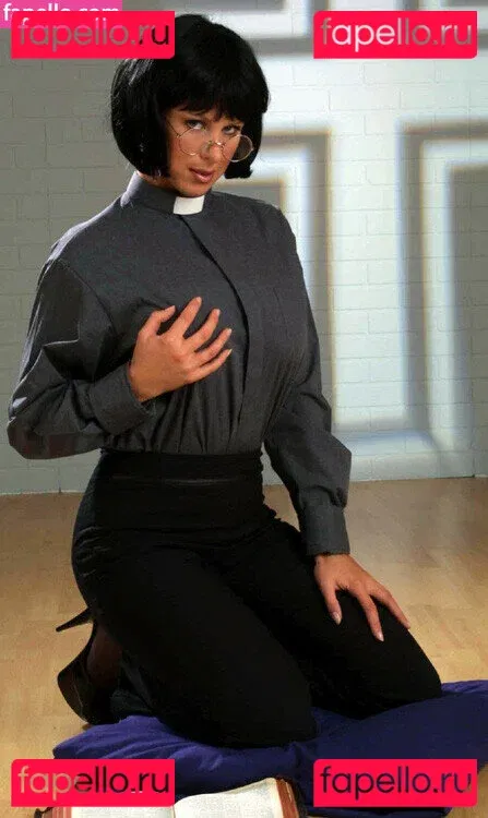 Adele Stephens Onlyfans Photo Gallery 