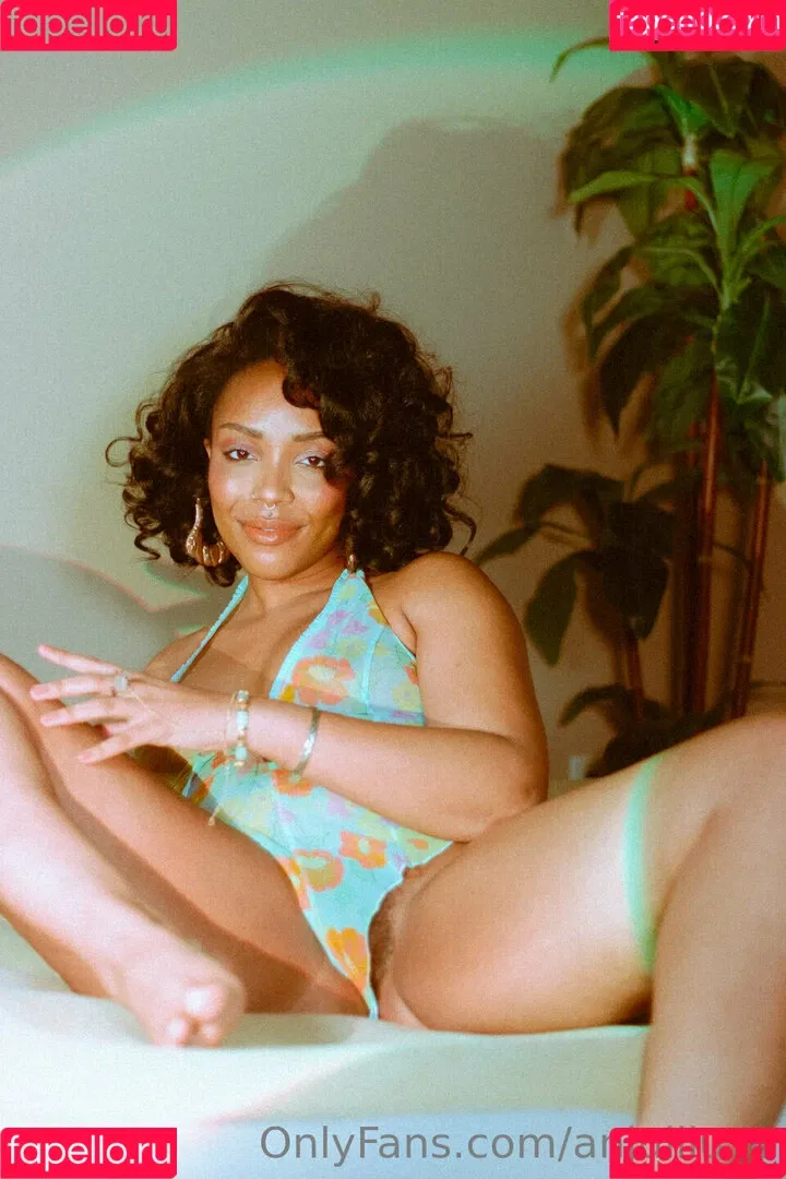 Anjuli Onlyfans Photo Gallery 