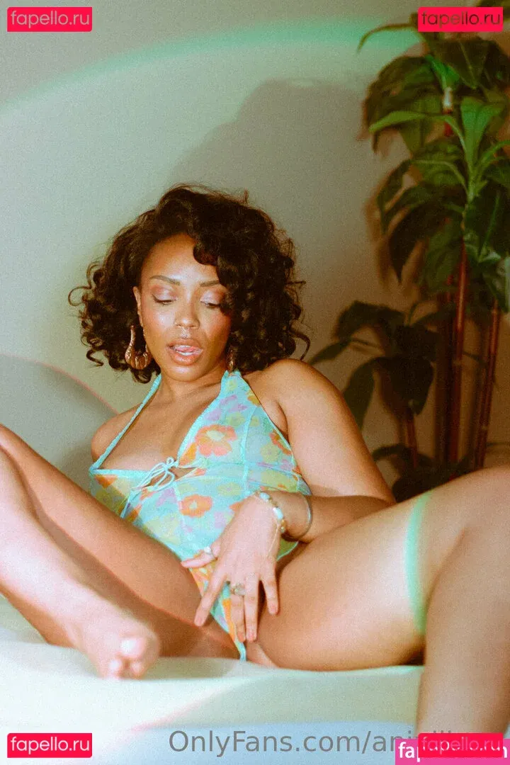 Anjuli Onlyfans Photo Gallery 