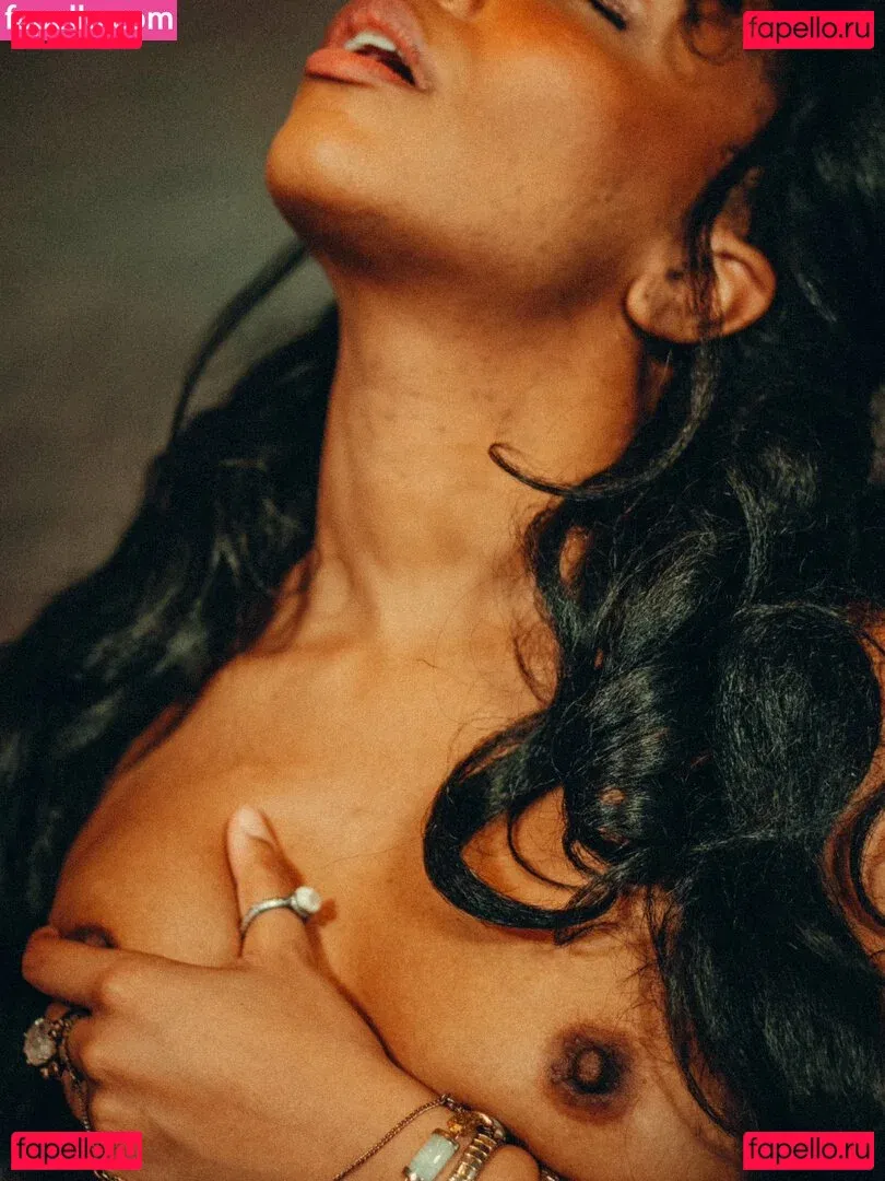 Anjuli Onlyfans Photo Gallery 