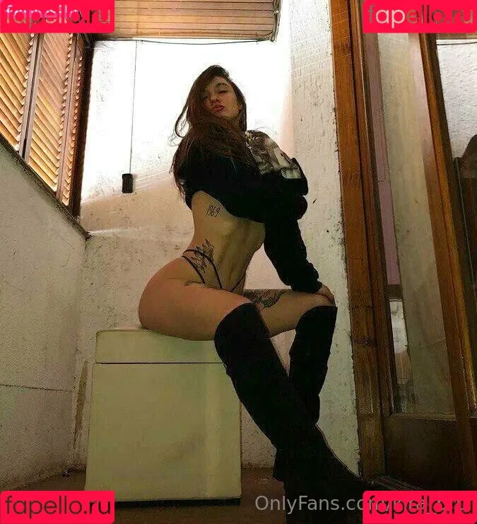 kira_brunette1 Onlyfans Photo Gallery 