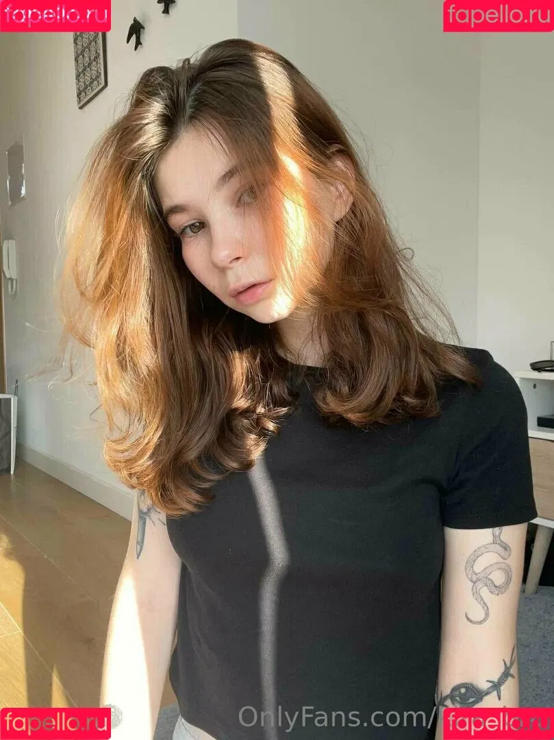 kira_brunette1 Onlyfans Photo Gallery 