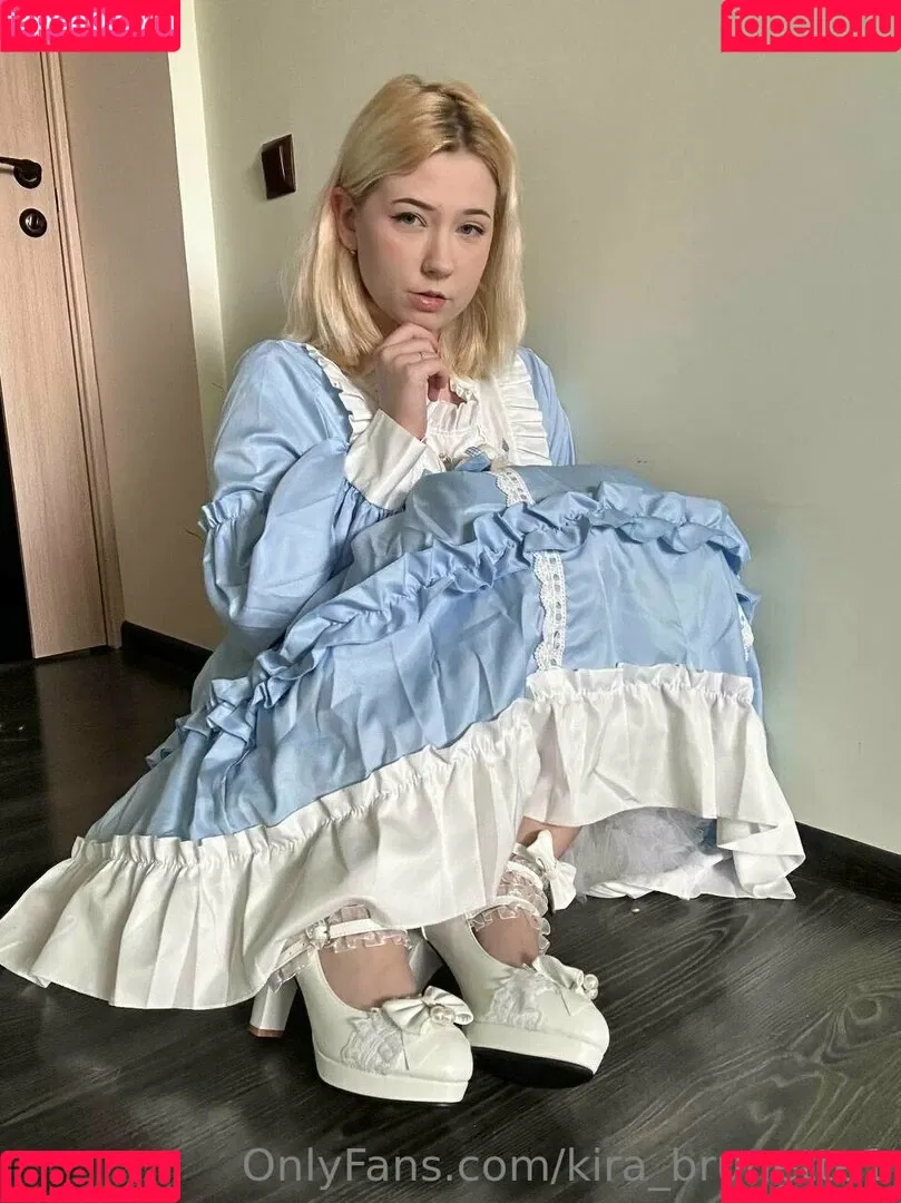kira_brunette1 Onlyfans Photo Gallery 