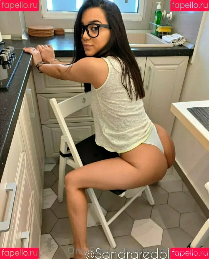kira_brunette1 Onlyfans Photo Gallery 