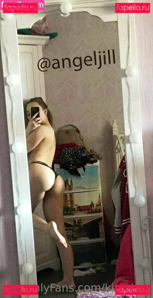 kira_brunette1 Onlyfans Photo Gallery 