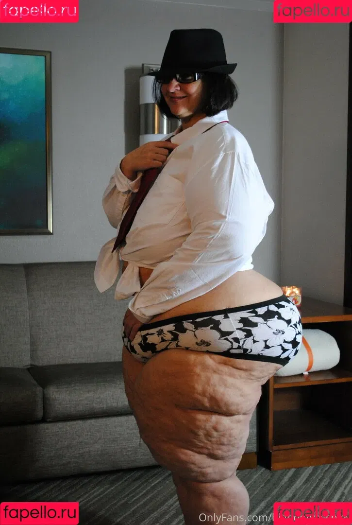 bigbootyasshley Onlyfans Photo Gallery 