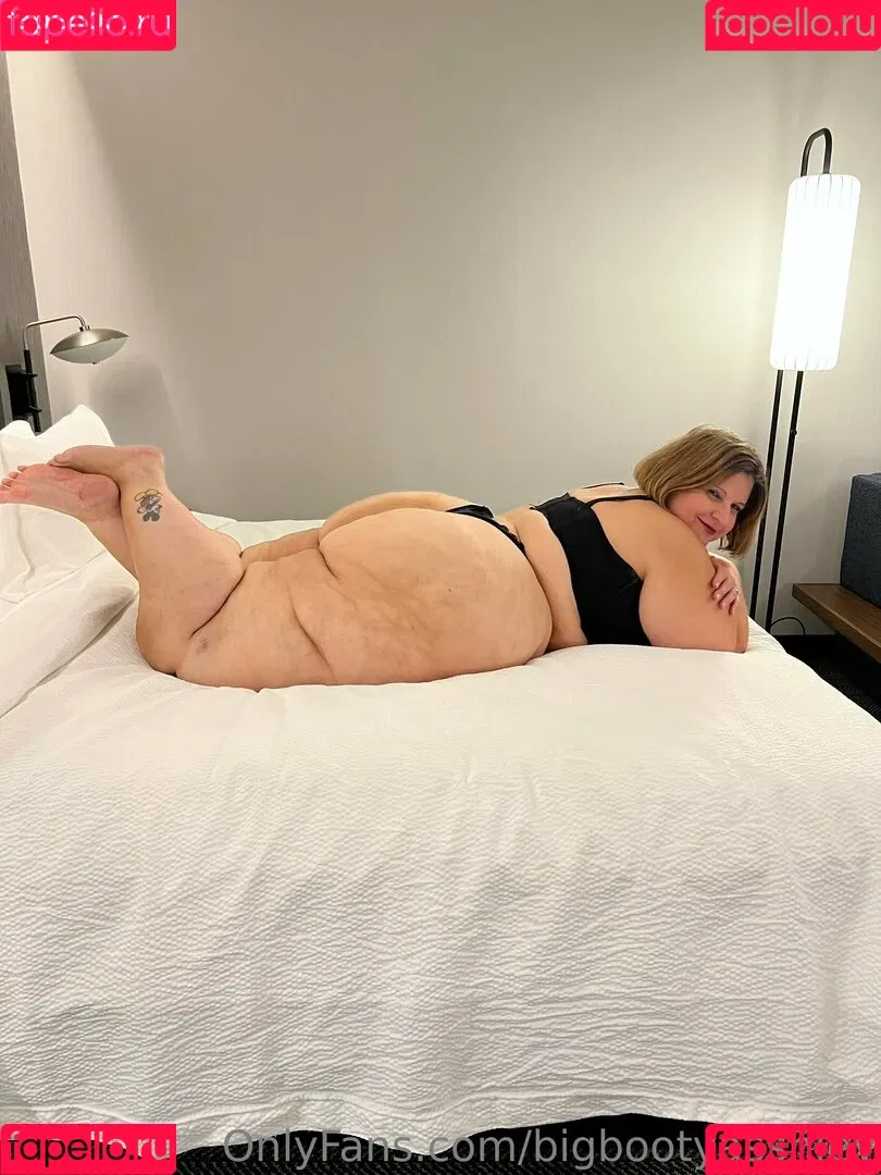 bigbootyasshley Onlyfans Photo Gallery 