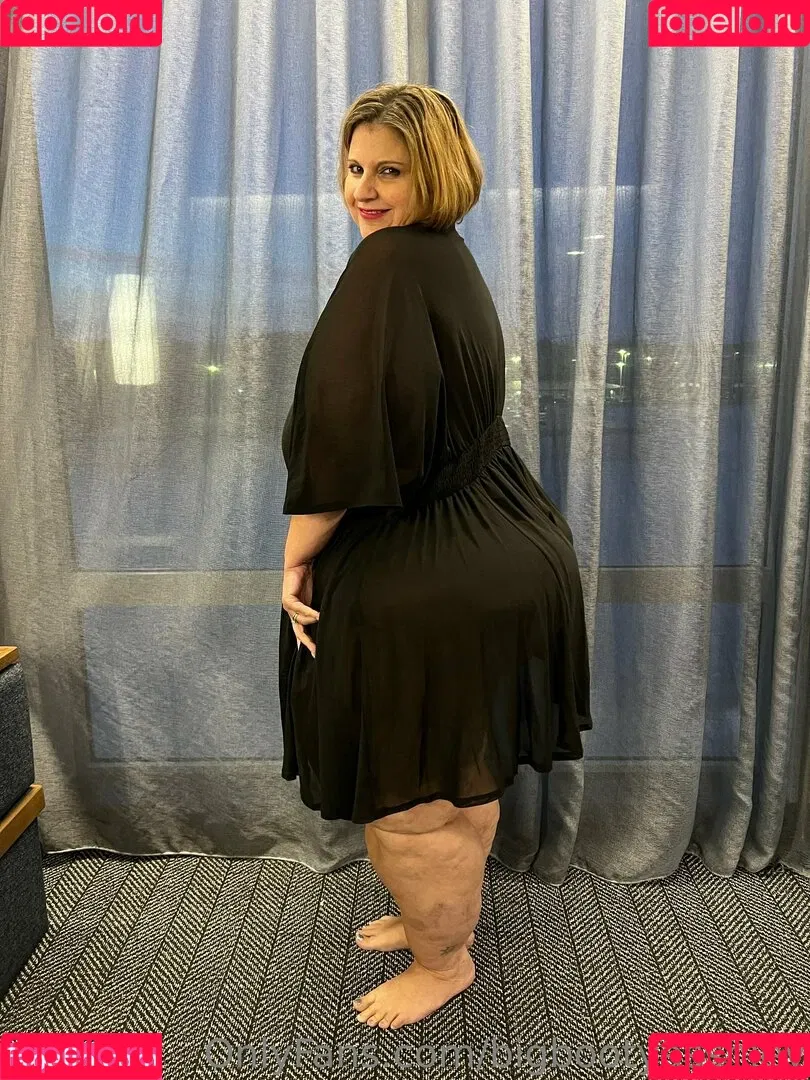 bigbootyasshley Onlyfans Photo Gallery 