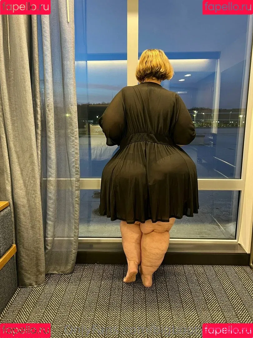 bigbootyasshley Onlyfans Photo Gallery 