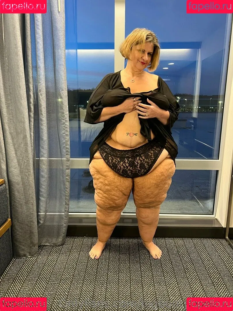 bigbootyasshley Onlyfans Photo Gallery 
