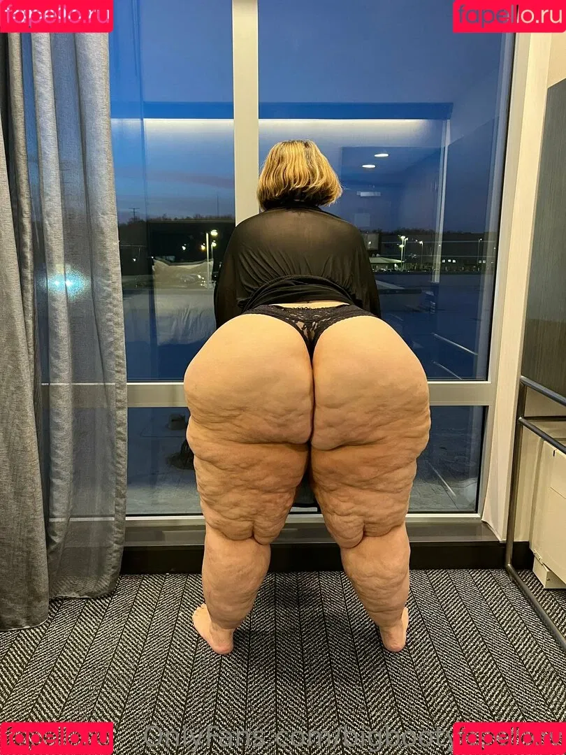 bigbootyasshley Onlyfans Photo Gallery 