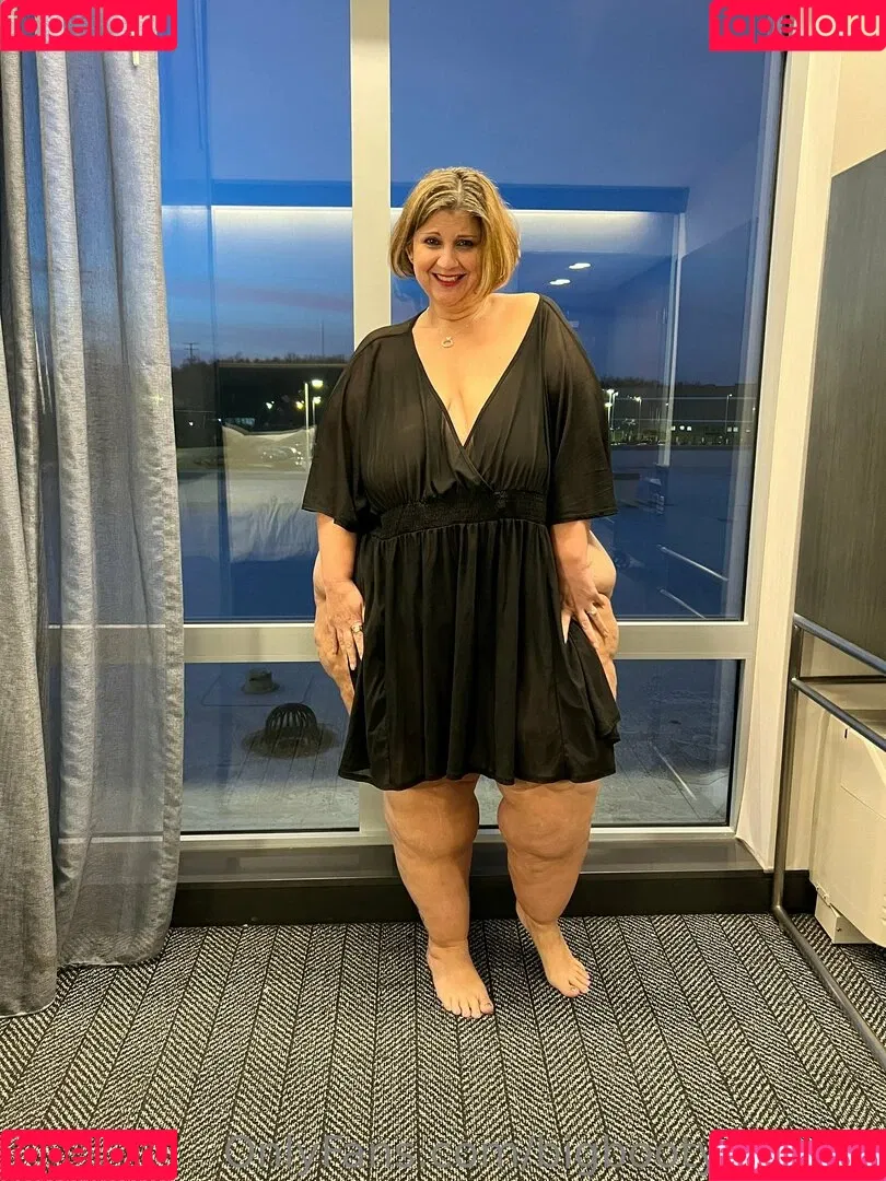 bigbootyasshley Onlyfans Photo Gallery 