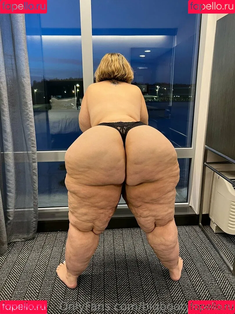 bigbootyasshley Onlyfans Photo Gallery 