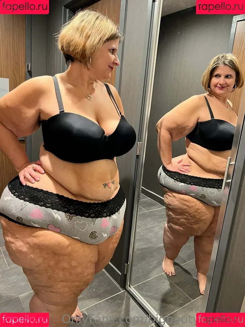 bigbootyasshley Onlyfans Photo Gallery 
