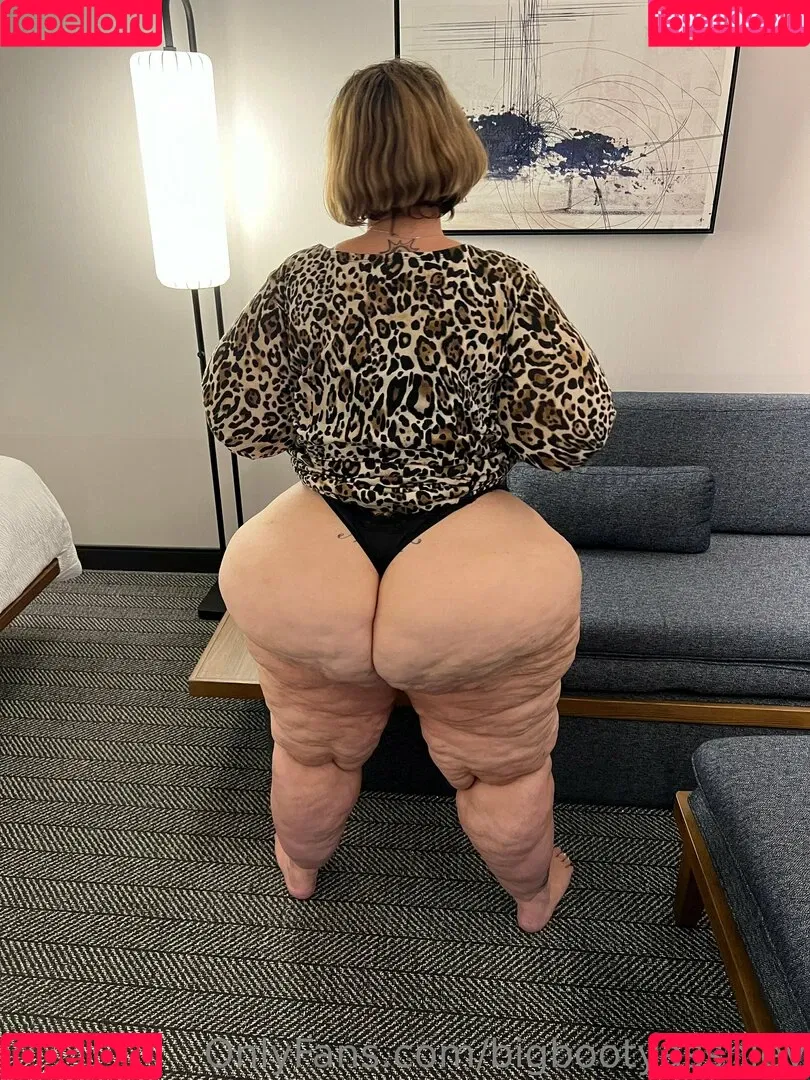 bigbootyasshley Onlyfans Photo Gallery 