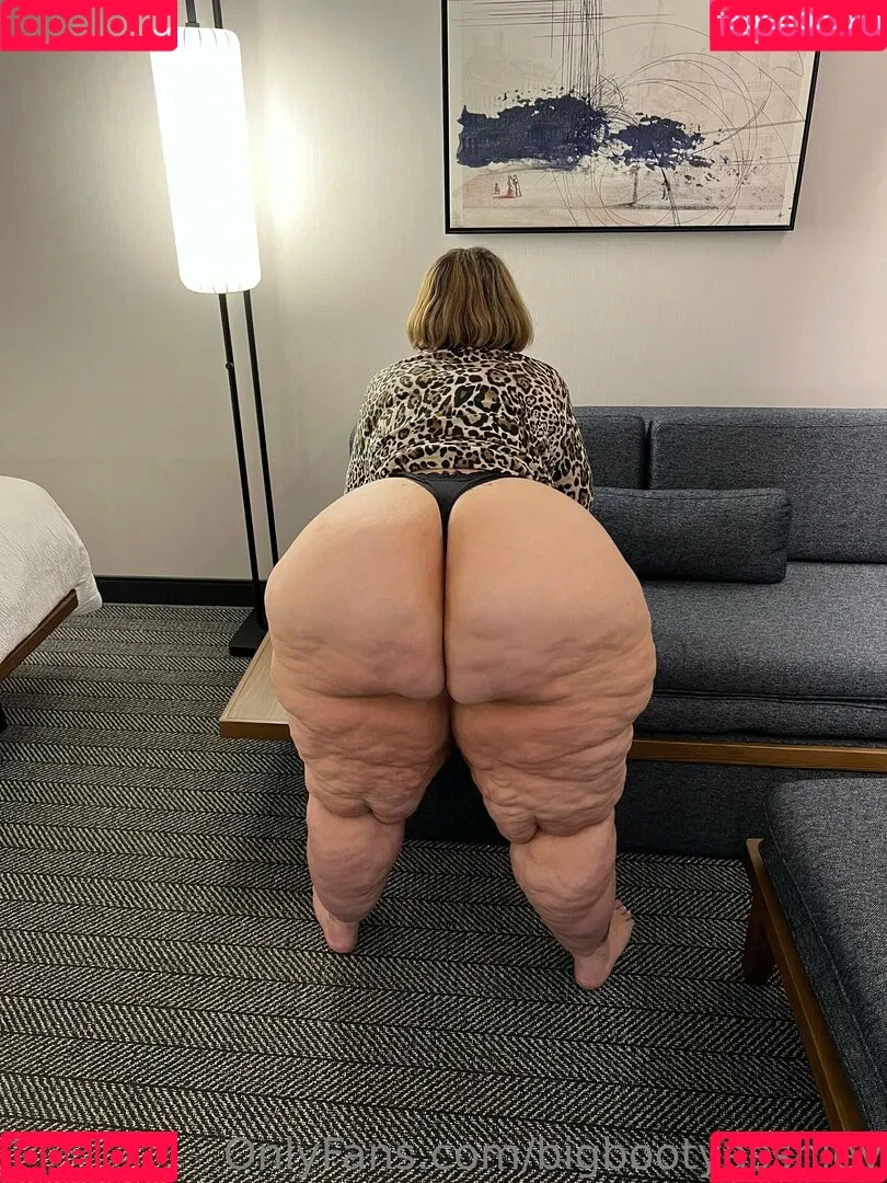 bigbootyasshley Onlyfans Photo Gallery 