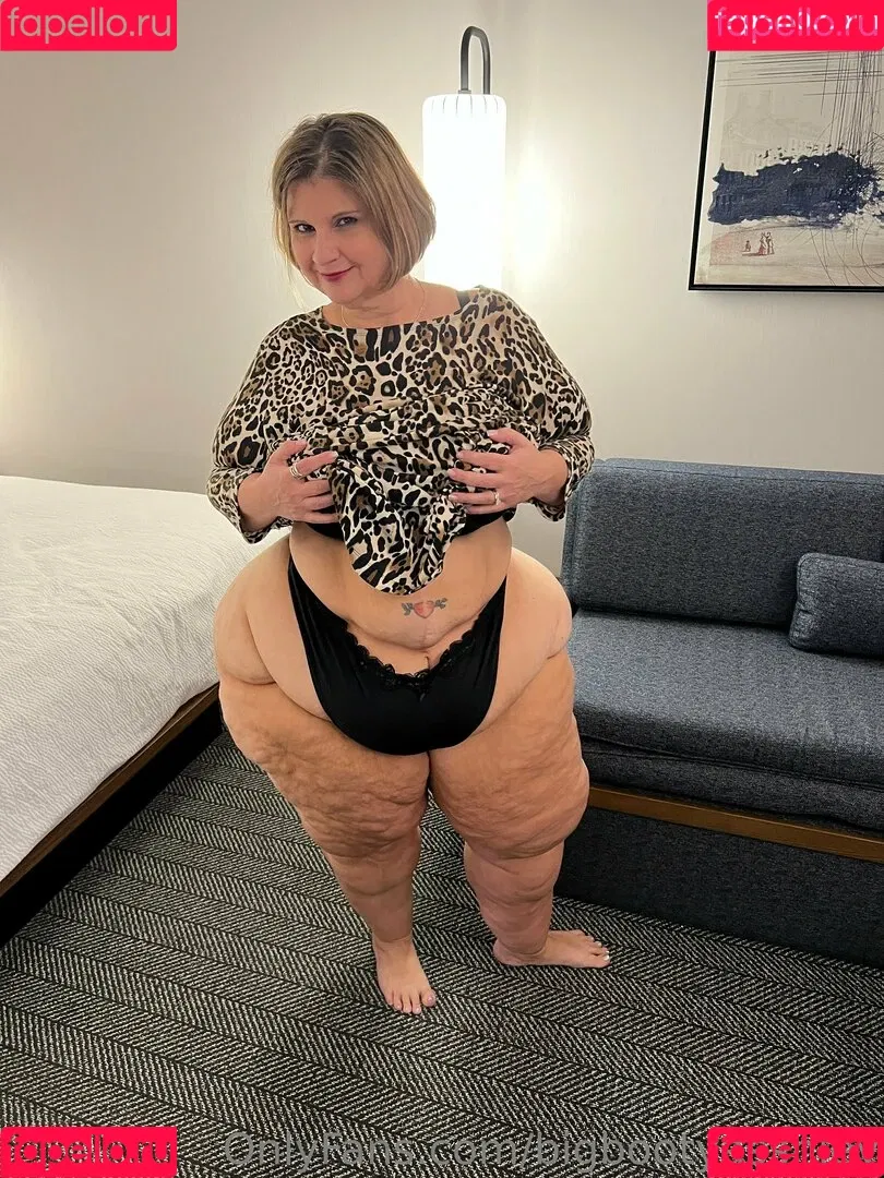 bigbootyasshley Onlyfans Photo Gallery 