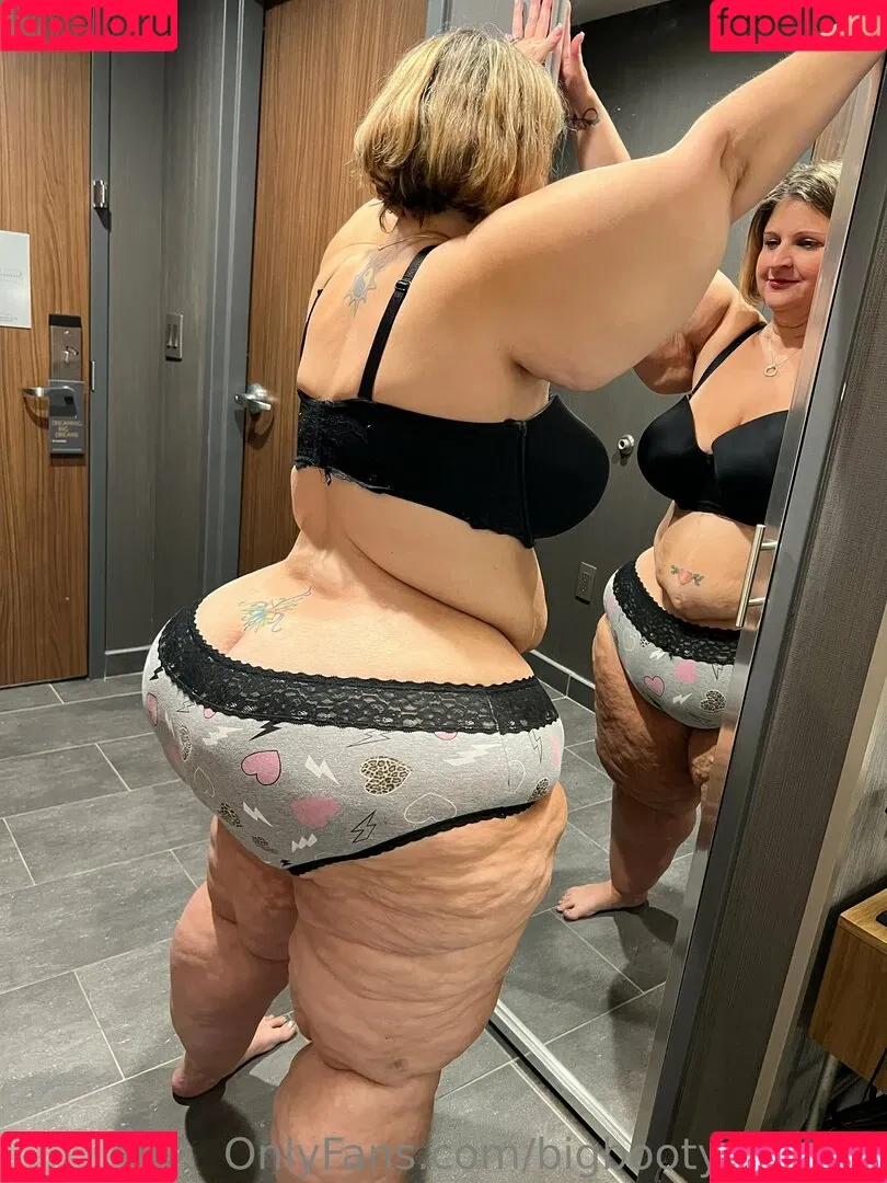 bigbootyasshley Onlyfans Photo Gallery 