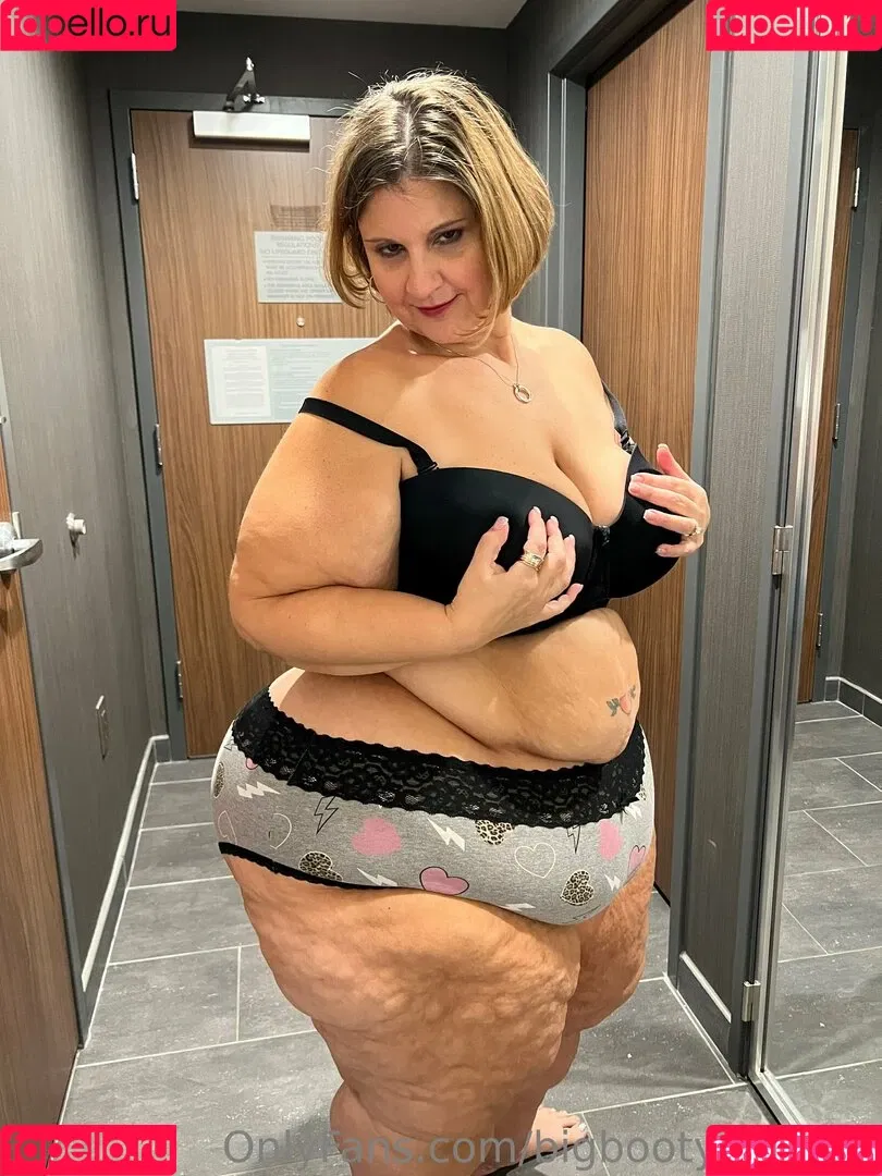 bigbootyasshley Onlyfans Photo Gallery 