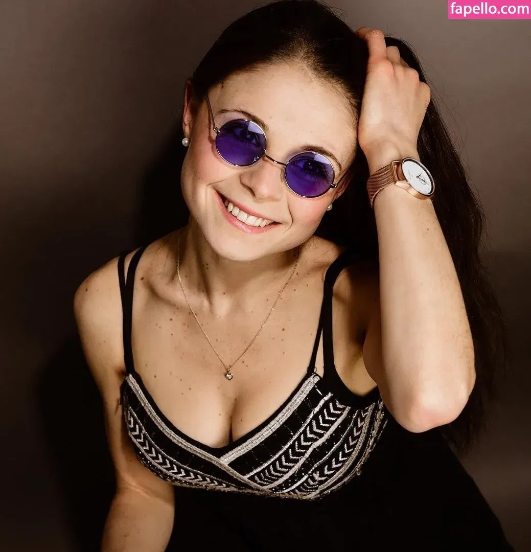 Sarah Marie Onlyfans Photo Gallery 