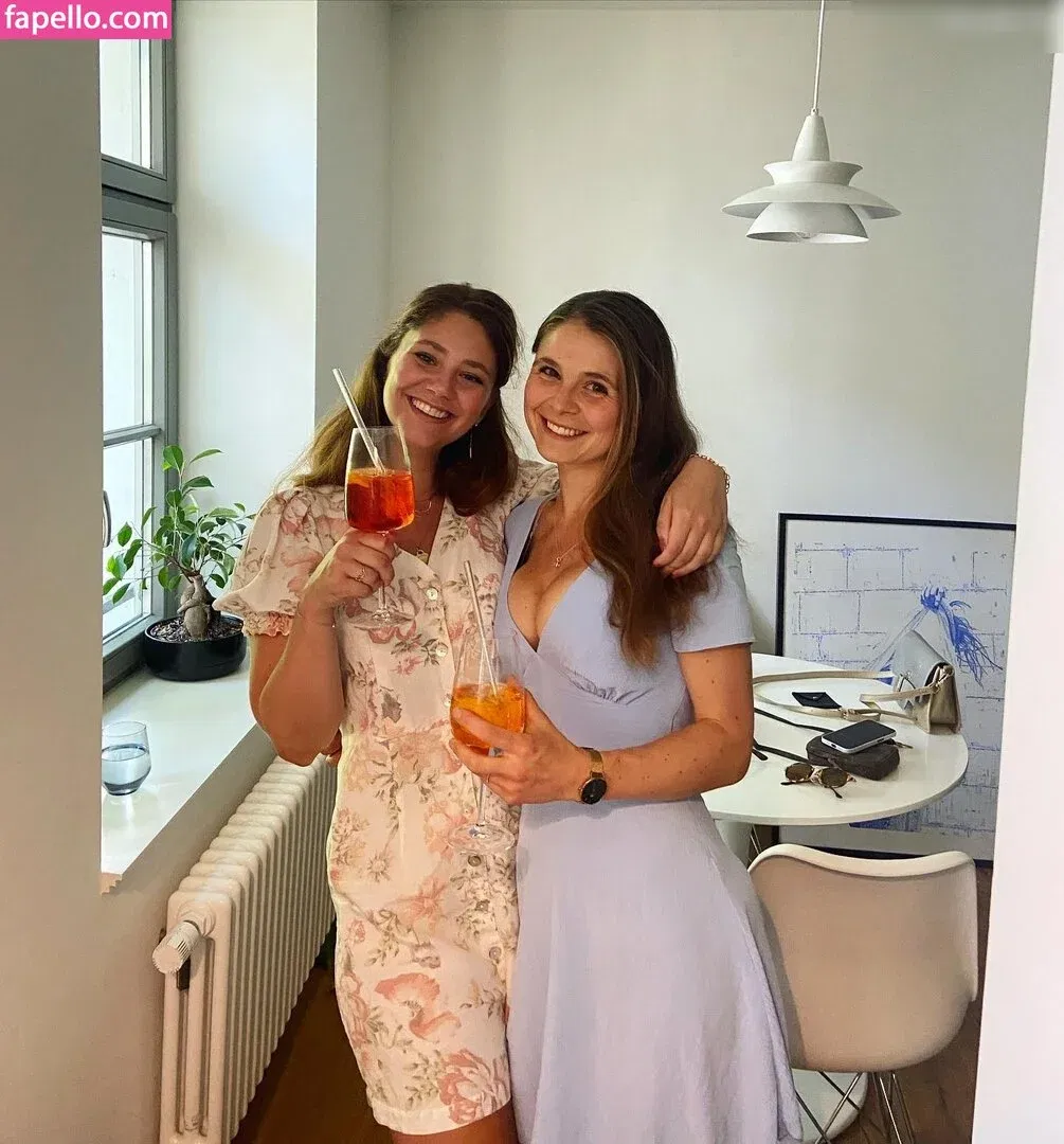 Sarah Marie Onlyfans Photo Gallery 