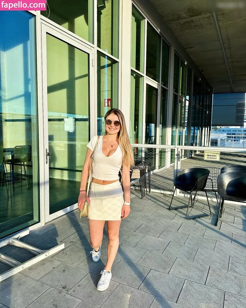 Sarah Marie Onlyfans Photo Gallery 