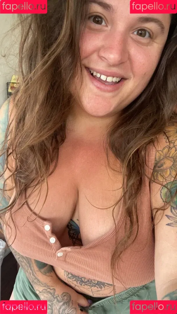 HandfulHeather Onlyfans Photo Gallery 