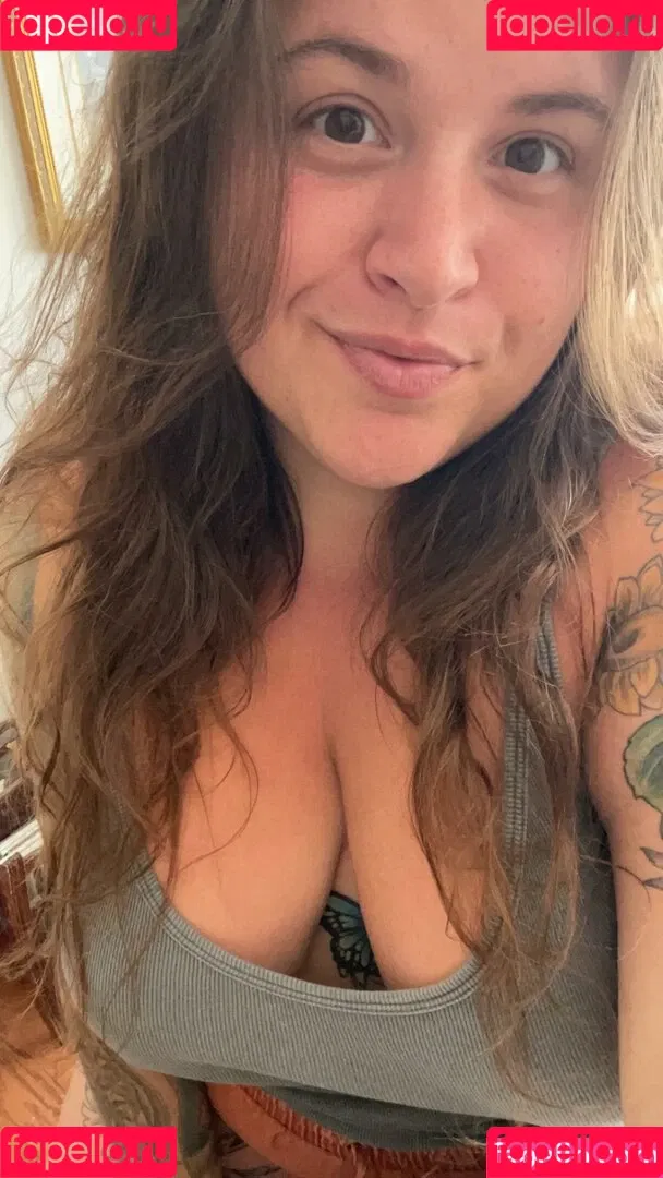 HandfulHeather Onlyfans Photo Gallery 
