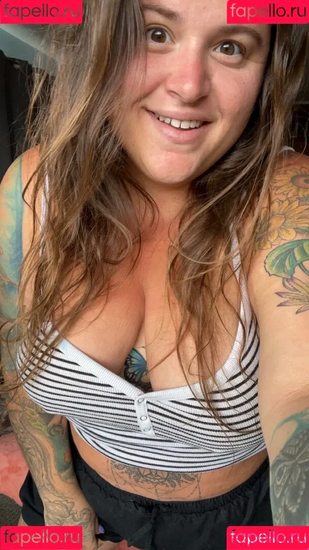 HandfulHeather Onlyfans Photo Gallery 