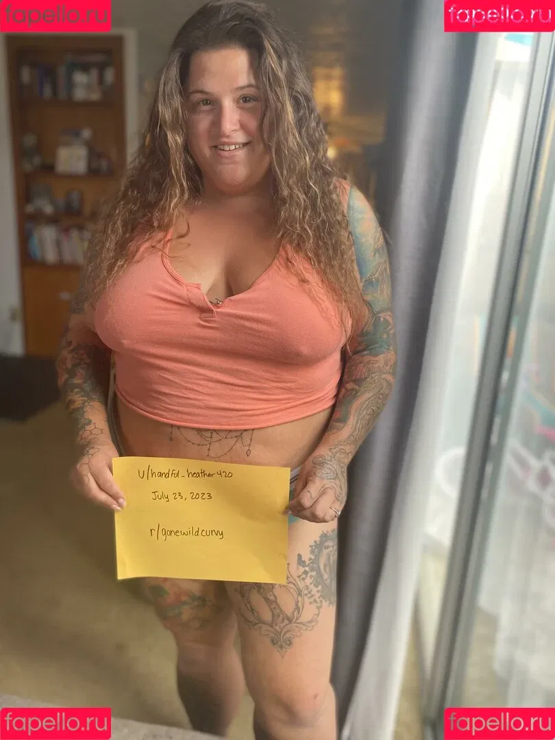 HandfulHeather Onlyfans Photo Gallery 