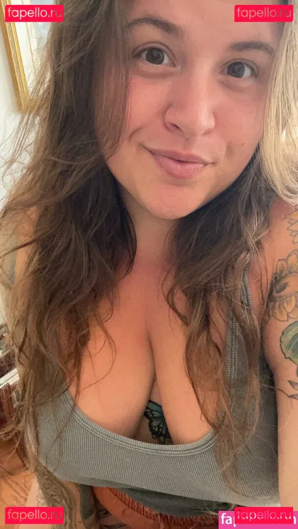 HandfulHeather Onlyfans Photo Gallery 