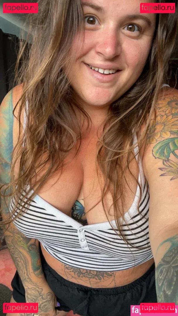 HandfulHeather Onlyfans Photo Gallery 