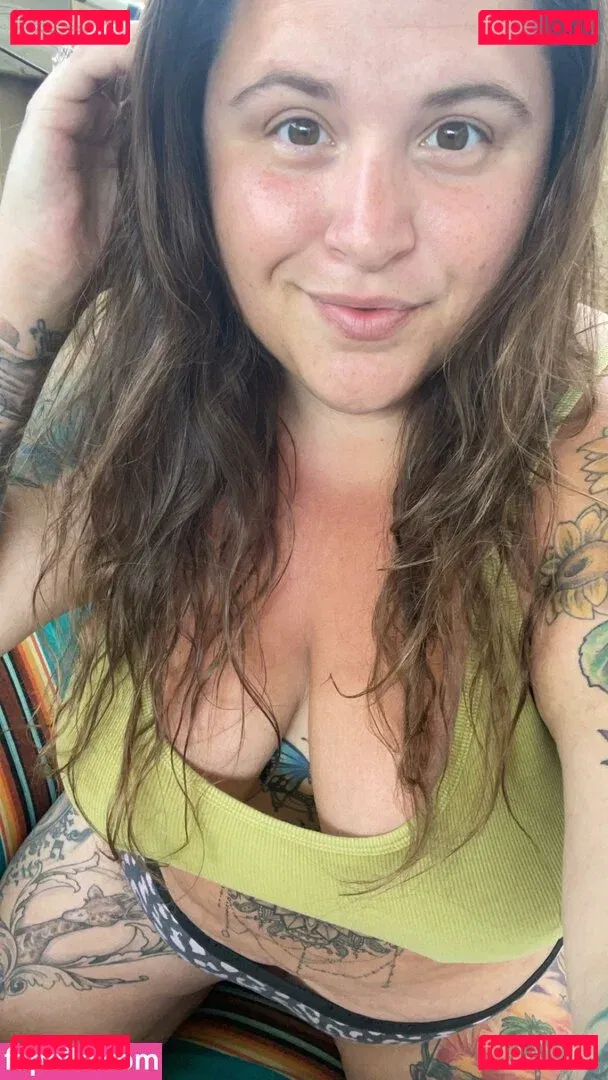 HandfulHeather Onlyfans Photo Gallery 