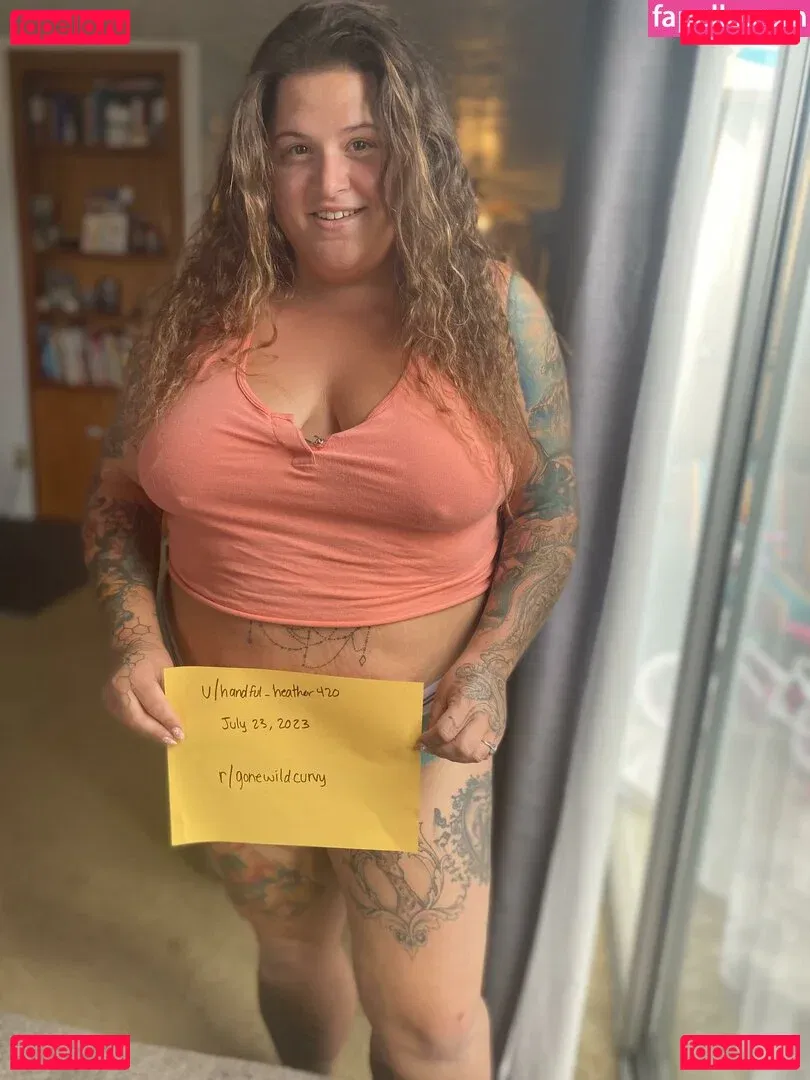 HandfulHeather Onlyfans Photo Gallery 