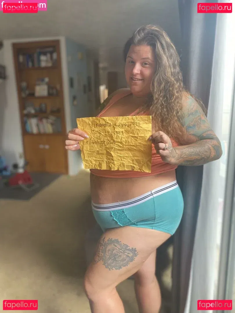 HandfulHeather Onlyfans Photo Gallery 