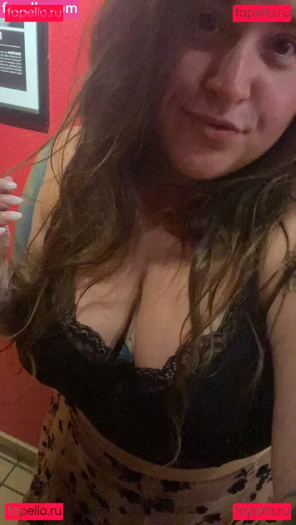 HandfulHeather Onlyfans Photo Gallery 