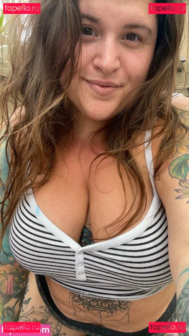 HandfulHeather Onlyfans Photo Gallery 