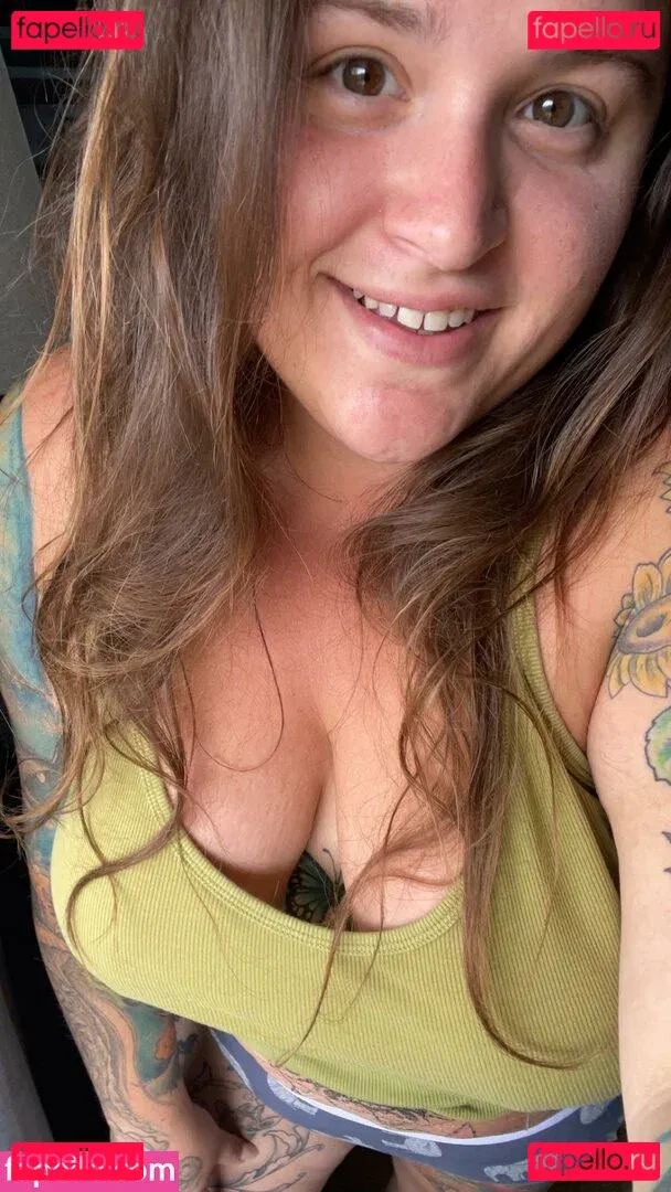 HandfulHeather Onlyfans Photo Gallery 