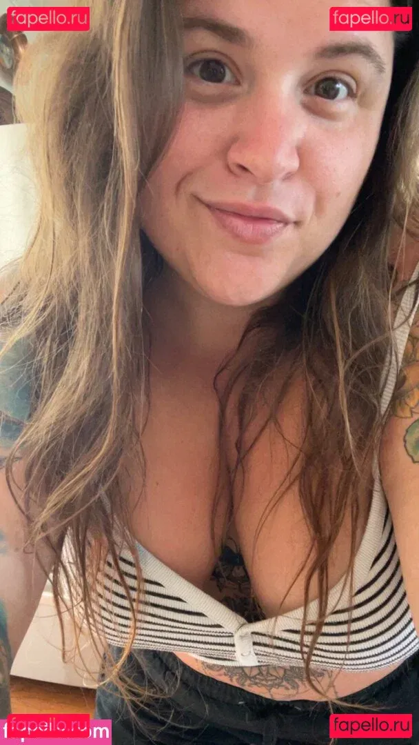 HandfulHeather Onlyfans Photo Gallery 