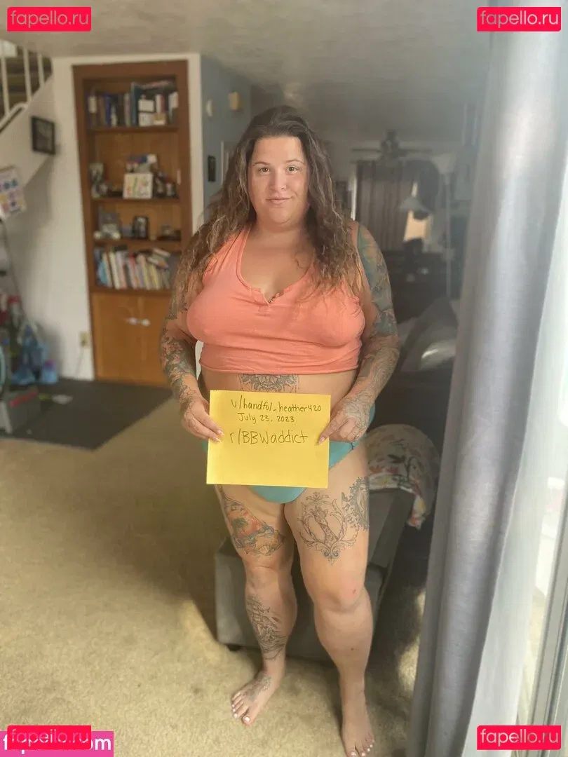 HandfulHeather Onlyfans Photo Gallery 