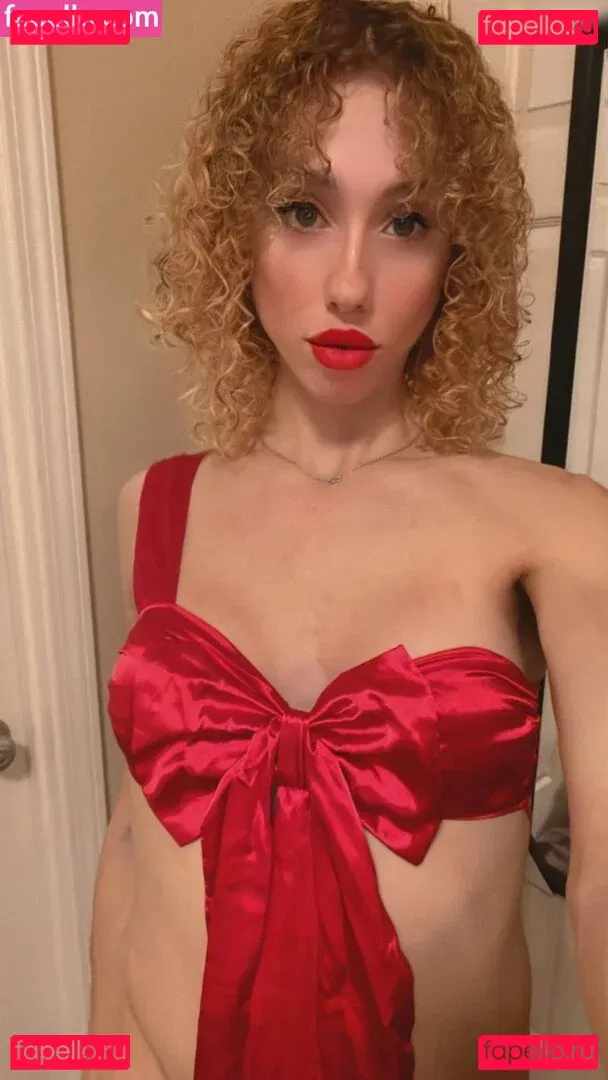 Lily Demure Onlyfans Photo Gallery 