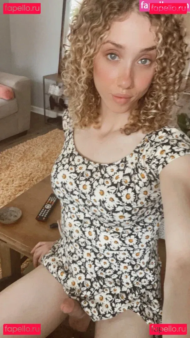 Lily Demure Onlyfans Photo Gallery 